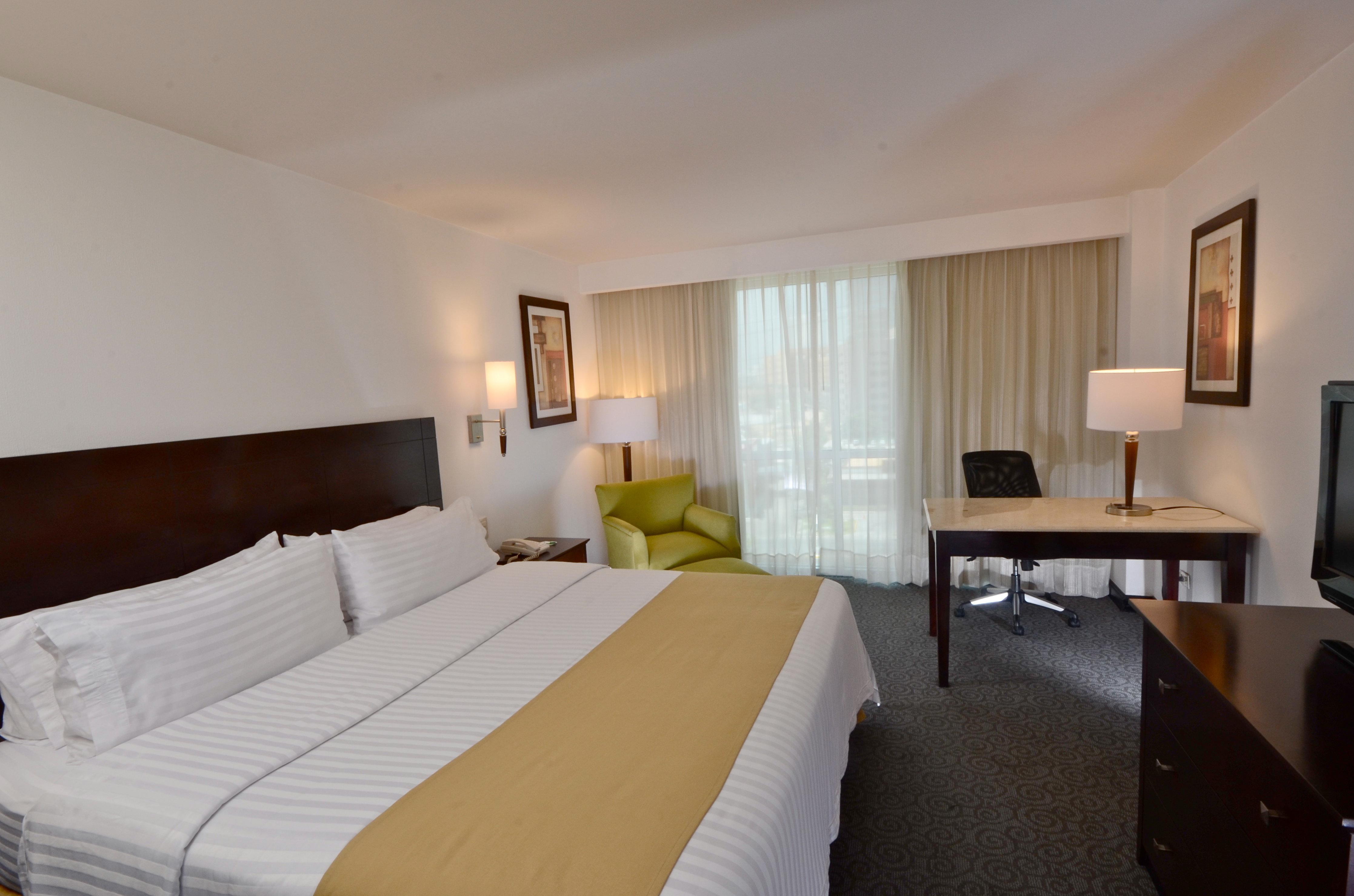 HOTEL HOLIDAY INN MONTERREY VALLE MONTERREY 4* (Mexico) - from US$ 88 |  BOOKED